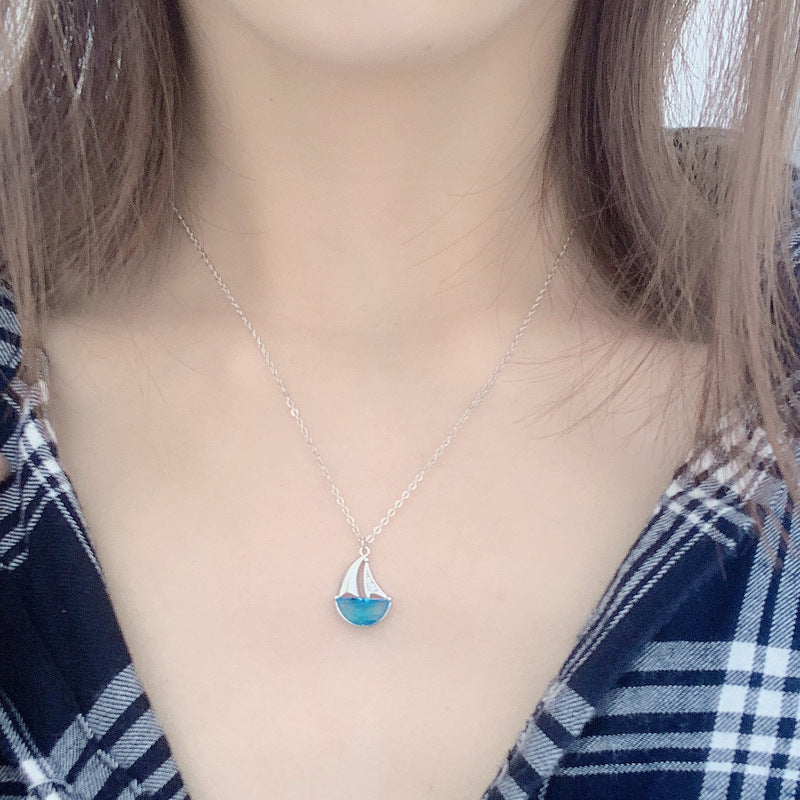 Wave boat - Sterling Silver Gems Topaz Necklace