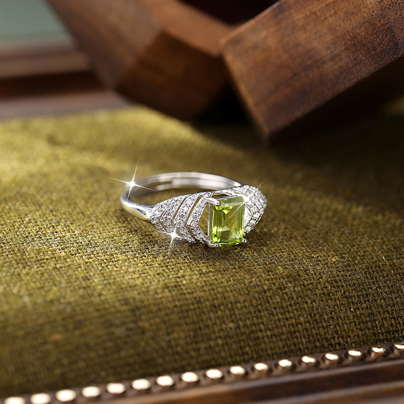 Silver Ring for Women – Natural Crystal Inlaid, Light Luxury Statement Jewelry, Elegant & Trendy