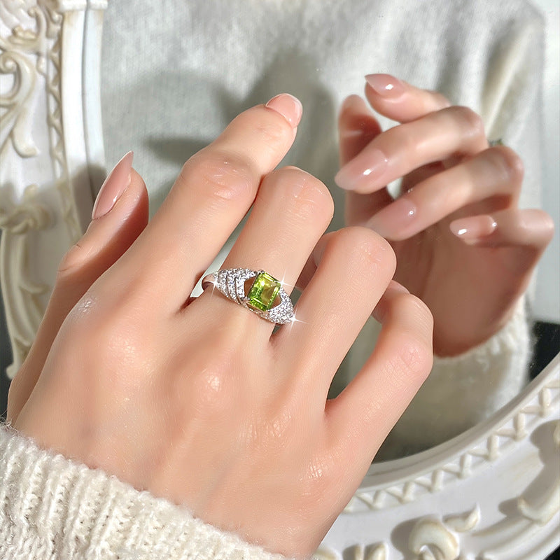 Silver Ring for Women – Natural Crystal Inlaid, Light Luxury Statement Jewelry, Elegant & Trendy