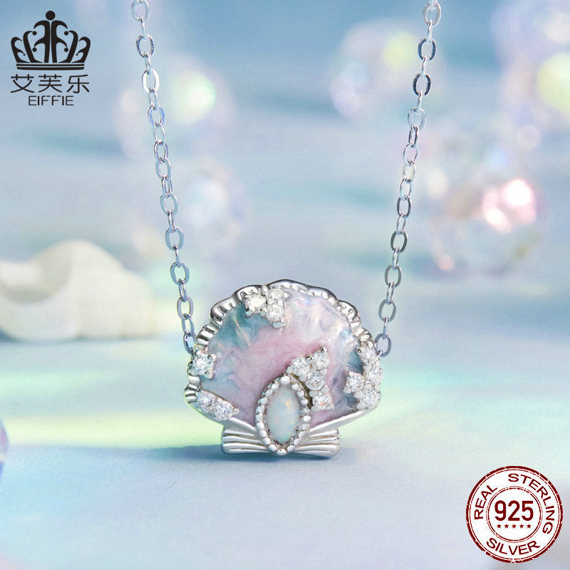 Collar de conchas de magia oceánica