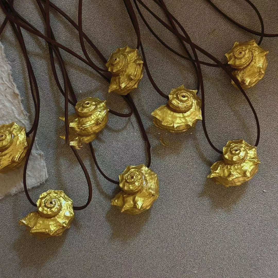 Ursula - Gold Conch Necklace