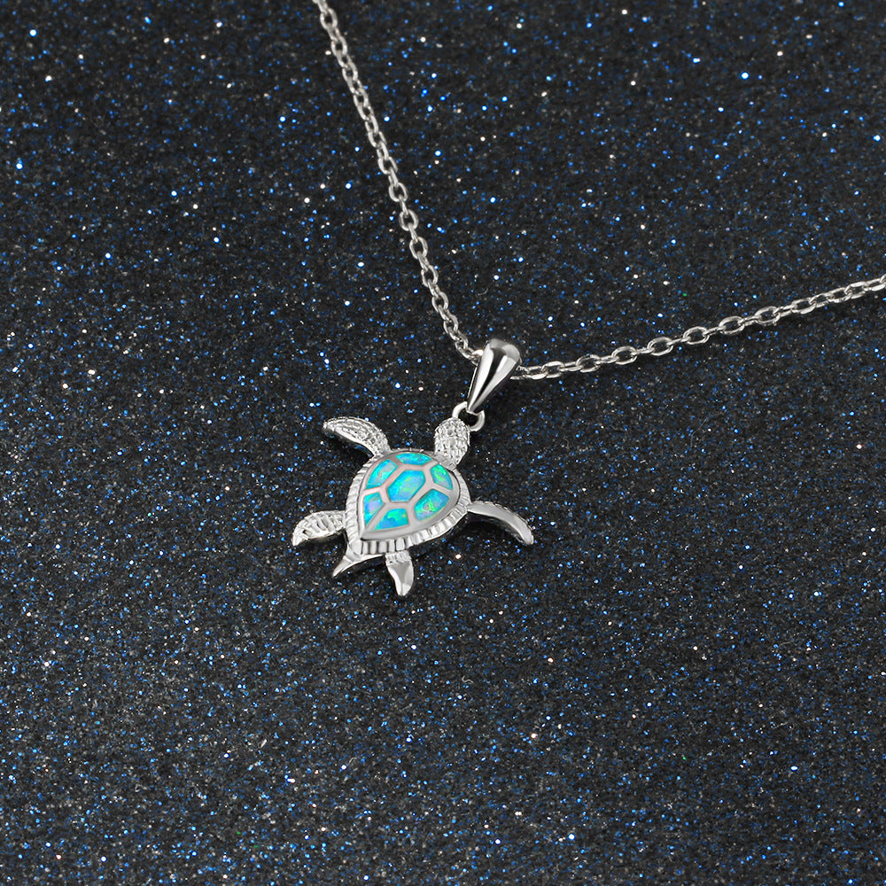 Tortue de mer bleue imposante - Collier en argent sterling et opale