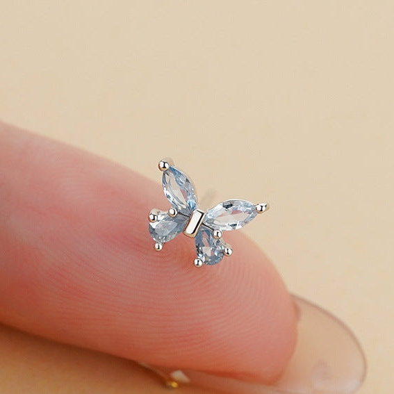 Petites boucles d’oreilles puces papillon en zircon