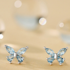 Petites boucles d’oreilles puces papillon en zircon