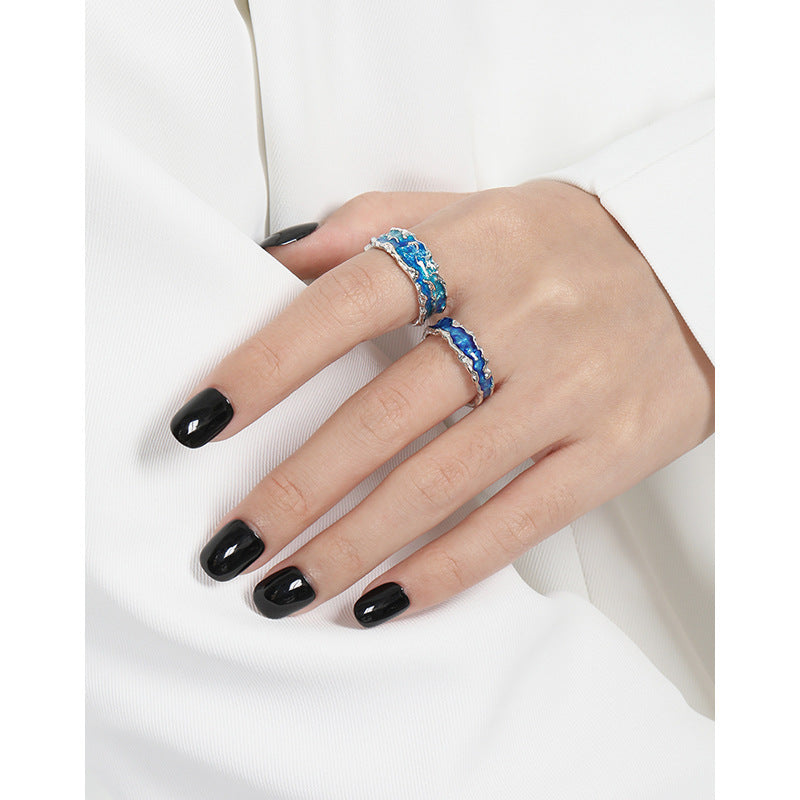 Anillo de plata de ley con diseño de ola del horizonte