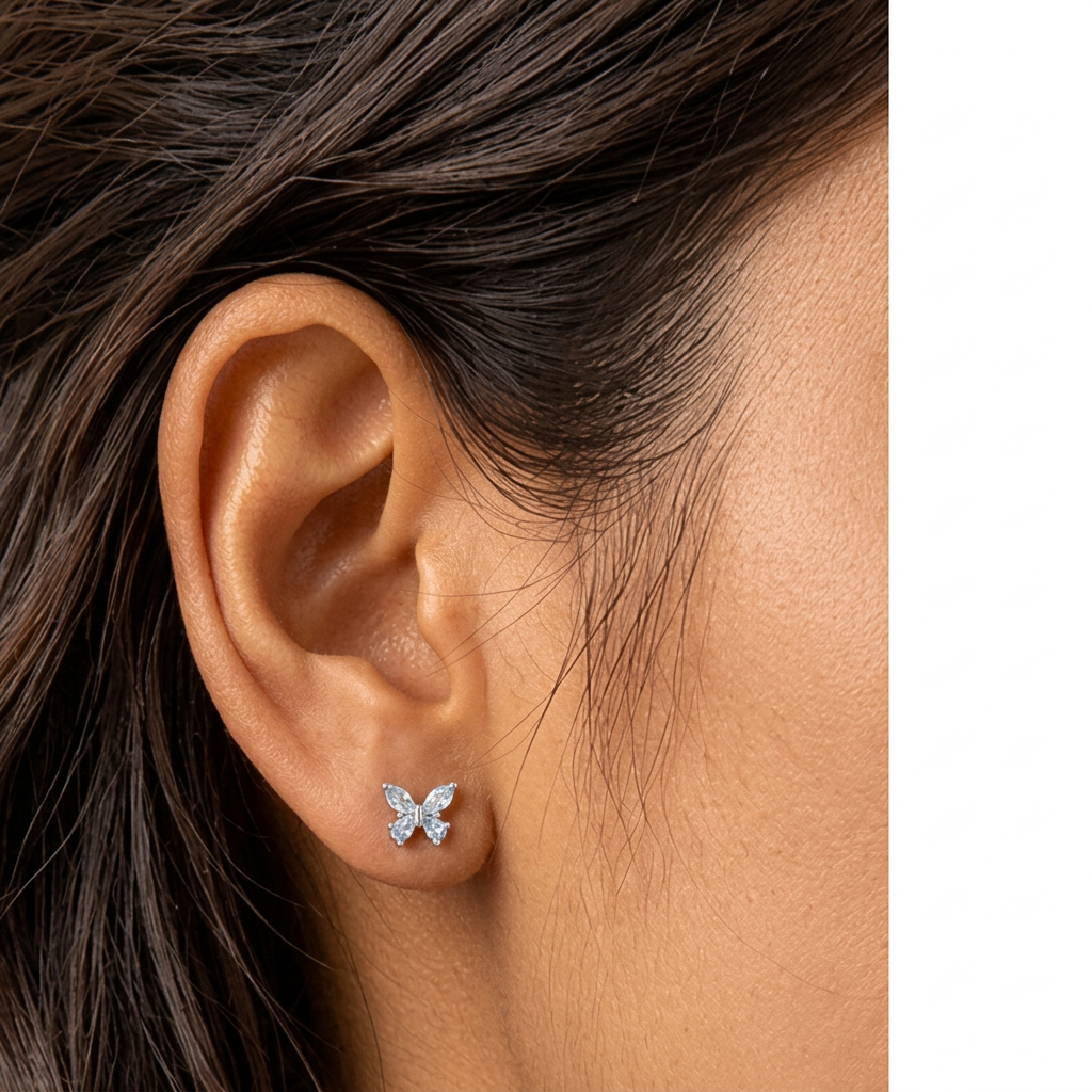 Petites boucles d’oreilles puces papillon en zircon