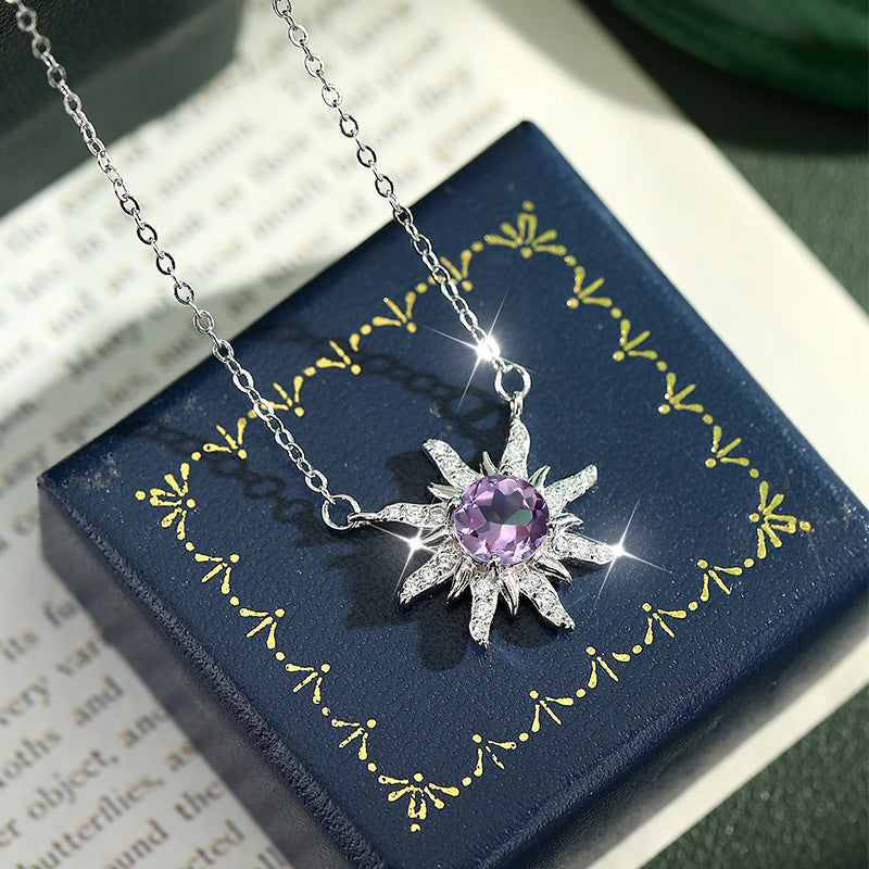 Collar de plata de ley con gemas y diseño de flor de sol