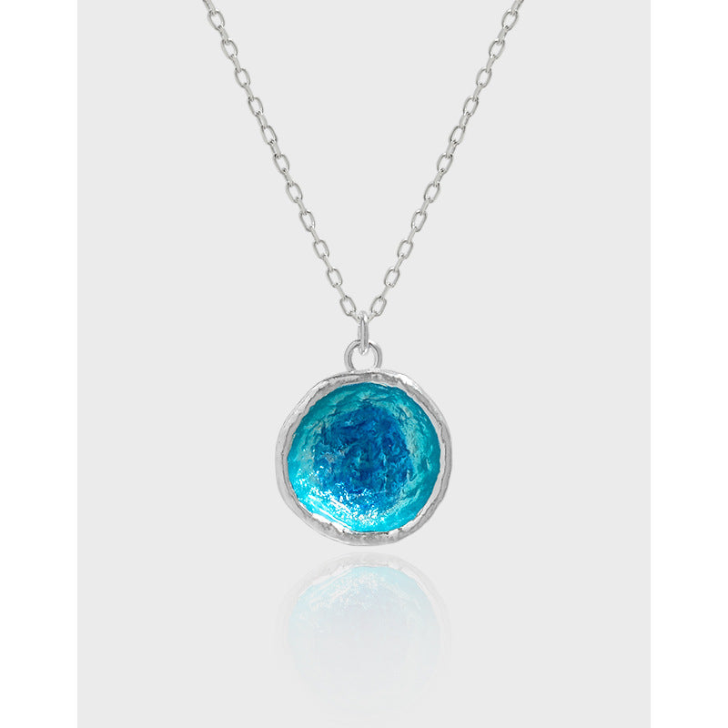 Collar de plata de ley con piedra marina y luz azul esmerilada