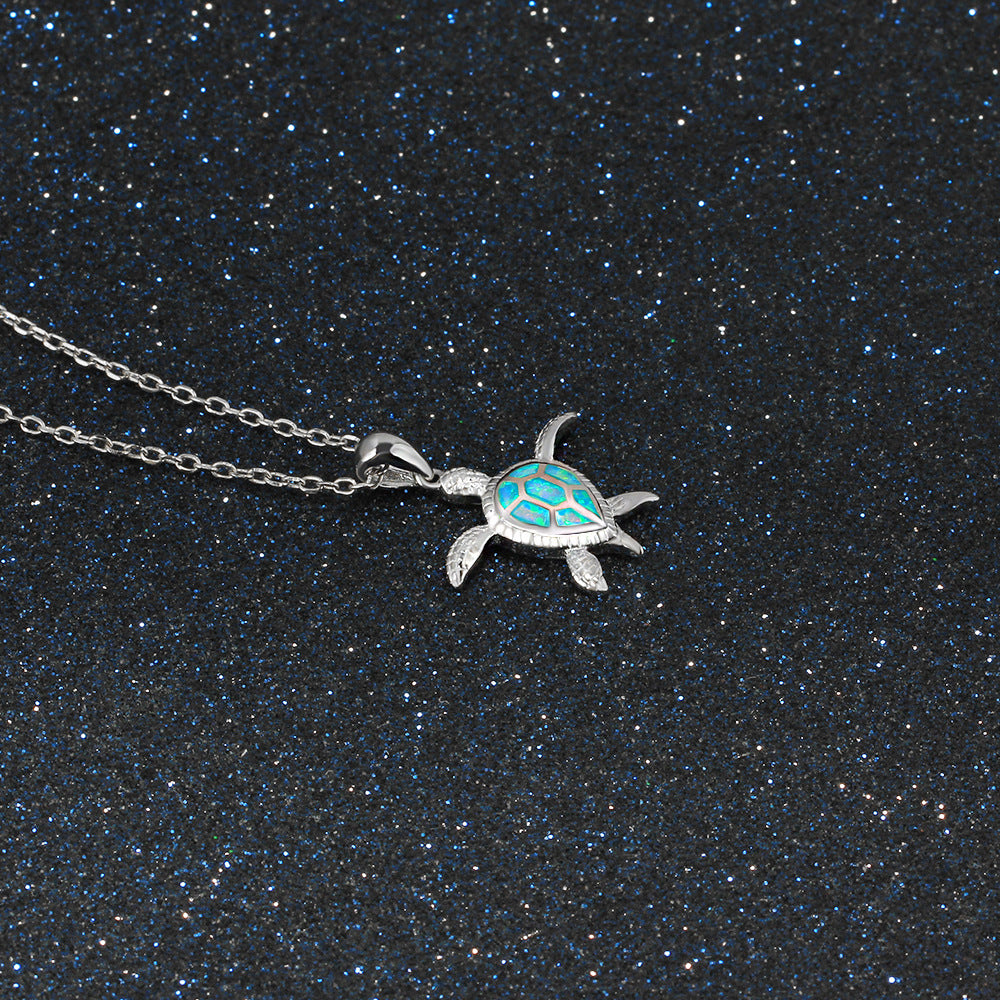 Tortue de mer bleue imposante - Collier en argent sterling et opale