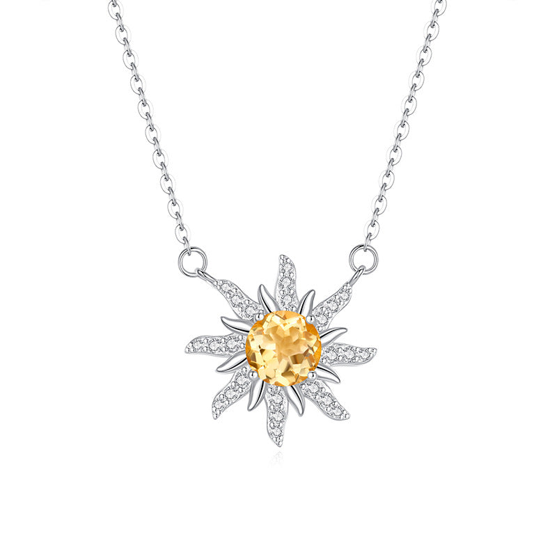 Collar de plata de ley con gemas y diseño de flor de sol