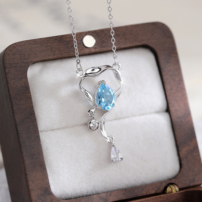 Collar con diseño de gemas de plata de ley con brillo ojo de pez para mujer
