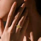 Bague en topaze bleue carrée