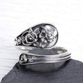 Anillo ajustable de plata de ley con rosa y calavera