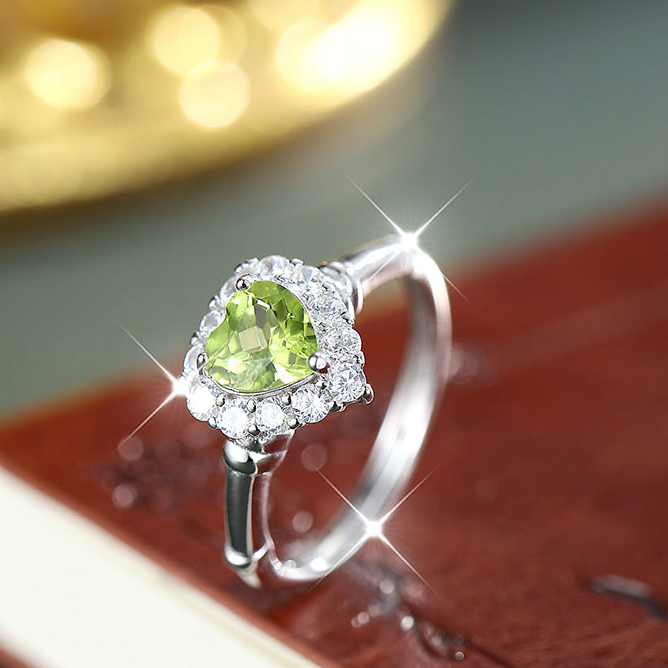 Anillo de plata de ley con topacio amor