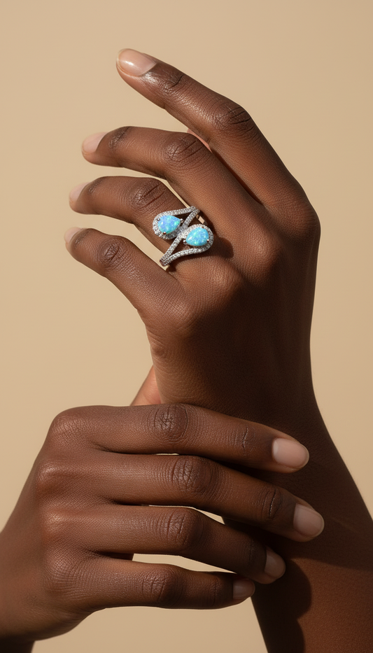 Anillo de ópalo azul aguamarina en plata de ley