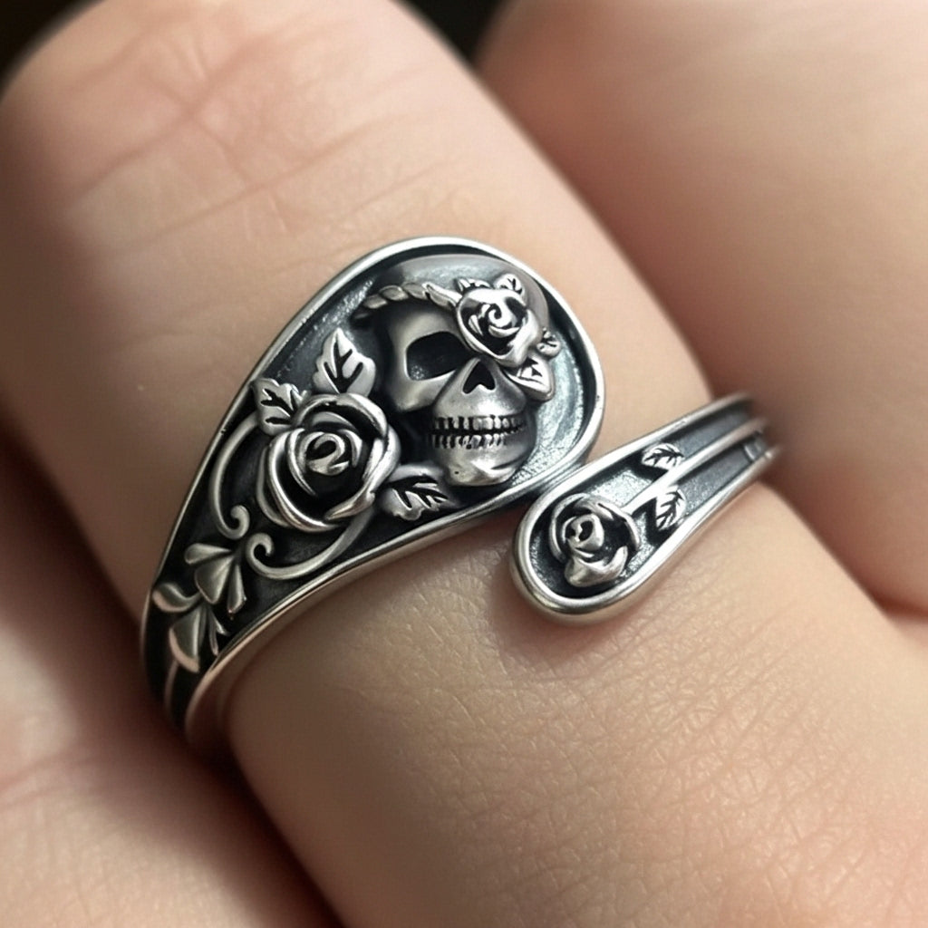 Anillo ajustable de plata de ley con rosa y calavera