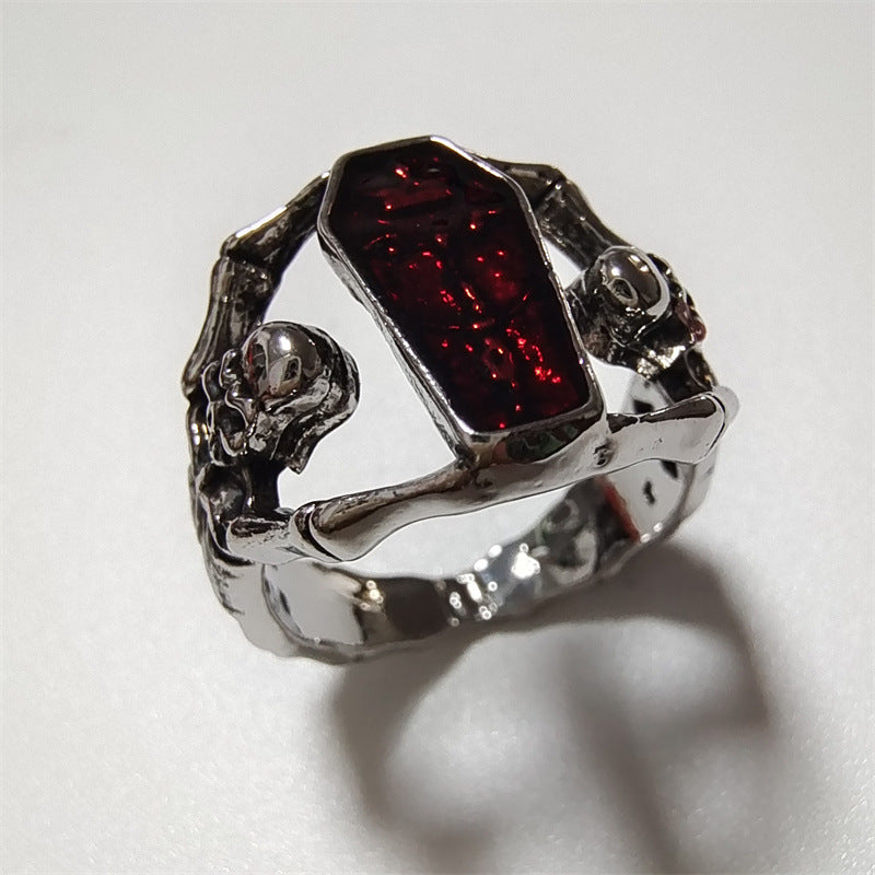 Bague cercueil avec tête de mort